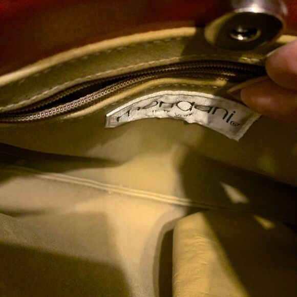 Vintage Mondani Vegan leather Shoulder Bag - Picture 13 of 16